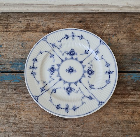 Royal Copenhagen Blue fluted large cake plate no. 180 - 17 cm.