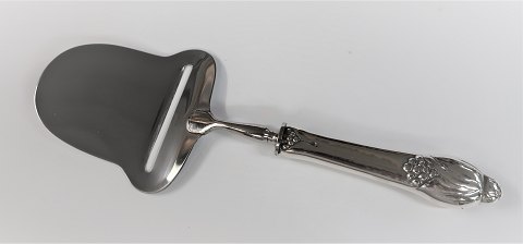 Evald Nielsen. Silver cutlery no. 6. Silver (830). Cheese slicer. Length 21,5 
cm.
