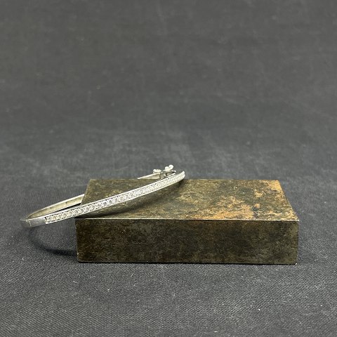 Bracelet with cut stones