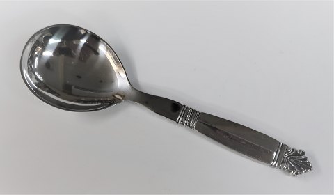 Georg Jensen. Silber (925). Königin. Servierlöffel mit Stahl. Länge 20 cm.
