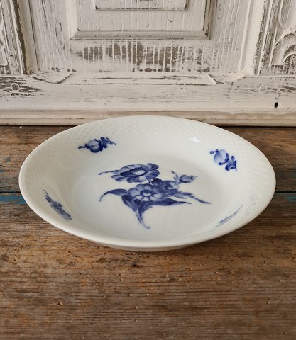 Royal Copenhagen Blue Flower round dish no. 8155