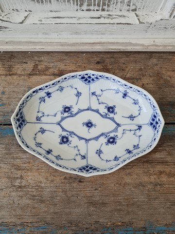 Royal Copenhagen Blue fluted half lace dish no. 552