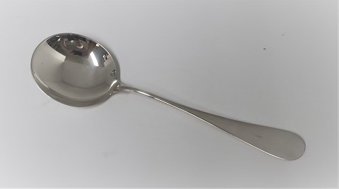Michelsen. Ida. Suppeske, rund. Design: Ole Hagen. Sterling (925). Længde 18,1 
cm.