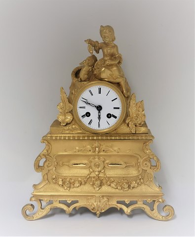 Bronzeuhr. Hergestellt um 1840. Höhe 33 cm. Uhrwerk funktioniert