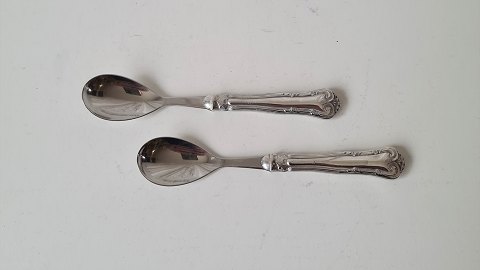 Herregård egg spoon in silver and steel