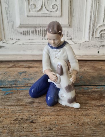 B&G Figure - Boy with dog No. 2334
