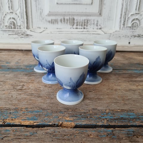 B&G Christmas rose egg cup