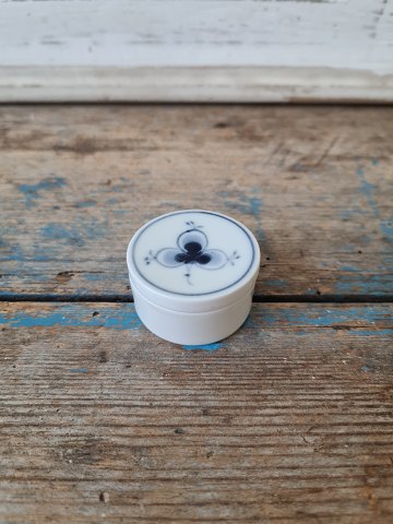 Royal Copenhagen Blue fluted pill box no. 4724