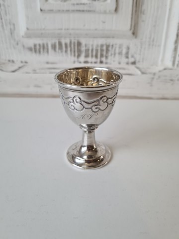 Egg cup in silver with art nouveau decoration from 1913
