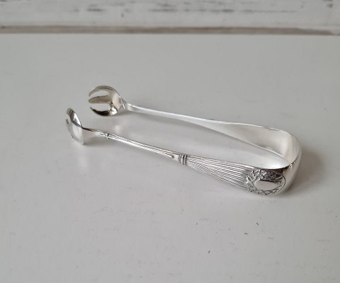 Sugar tongs in silver