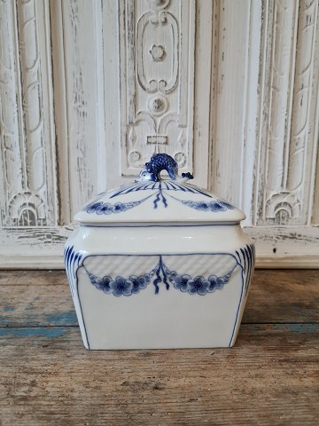 B&G Empire rare biscuit bucket