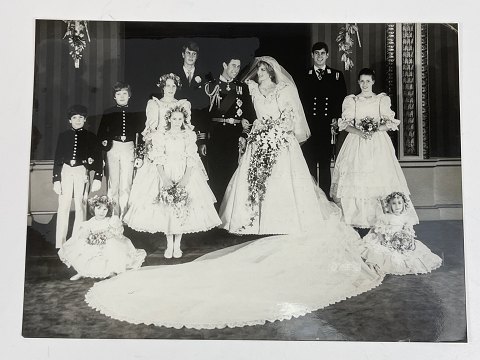 Official wedding photo (press photo) from the wedding of Princess Diana and 
Crown Prince Charles in 1981.