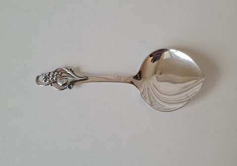 Petit four server in silver - 14.8 cm.