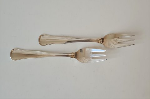 Cohr Double fluted cake fork in silver