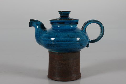 Herman A. Kähler
Small teapot
with turquoise glaze