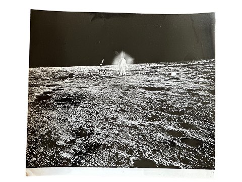 NASA: Original vintage photo of glowing astronaut Alan L. Bean on the moon 
during the Apollo 12 mission.