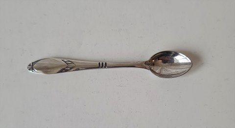 Salt spoon in silver