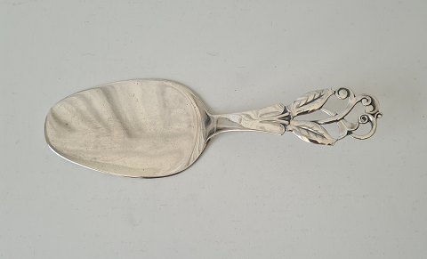 Cake spatula in silver decorated with leaves from 1938