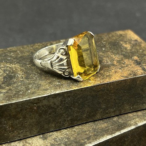 Ring in silver with golden citrine