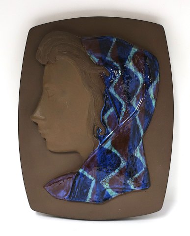 Royal Copenhagen keramik. Relief. Johannes Hedegaard. Model 160 /2798. Højde 
32,5 cm. Bredde 25 cm. (1 sortering)