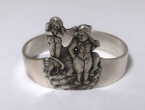 Silver napkin ring (830). HC Andersen fairytale. Little Claus and big Claus