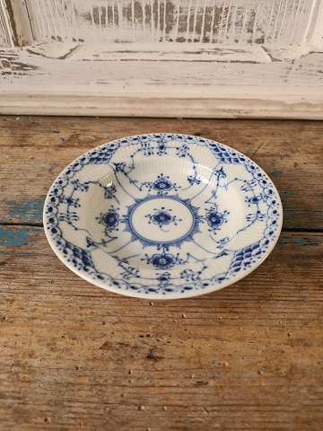 Royal Copenhagen Musselmalet halvblonde lille dybtallerken no. 569