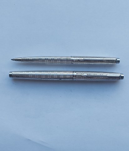 ilver plate Parker set: Fountain pen and ballpoint pen
