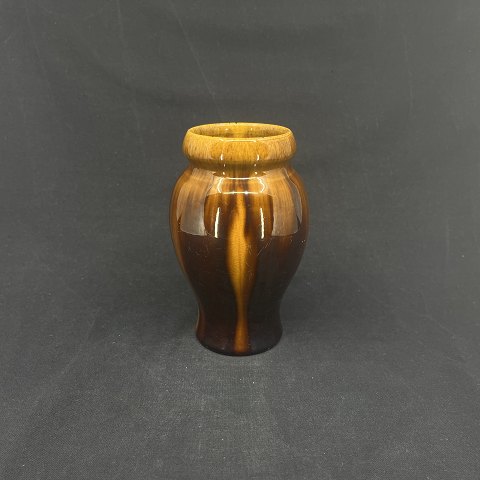 Brunglaseret vase fra Michael Andersen
