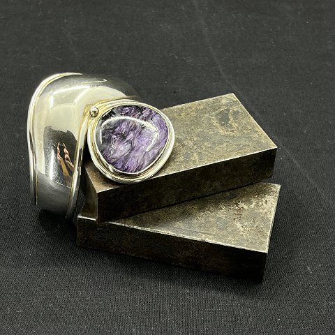 Bracelet in silver with purple stones
