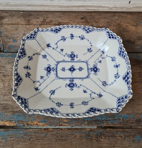 Royal Copenhagen Blue fluted full lace bread dish no. 1143