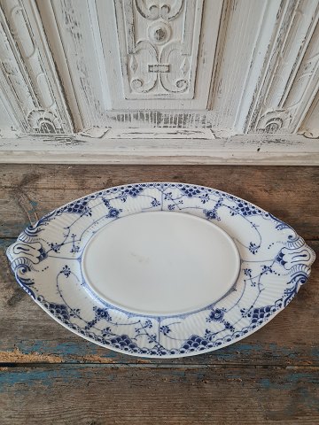 Royal Copenhagen Blue fluted half lace dish no. 598