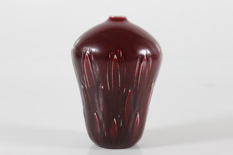 Royal Copenhagen 
Gerd Bøgelund 
Vase with oxblood glaze
