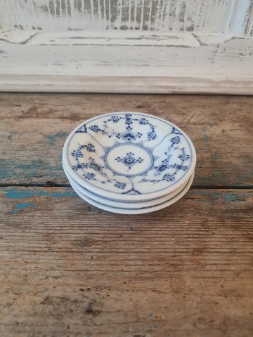 Royal Copenhagen Musselmalet riflet smør asiet med tyk kant
No. 343