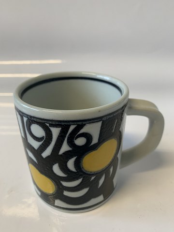 Royal Copenhagen Faience, Year Mug 1976
Deck No. 3495
Height 7.5 cm.
SOLD