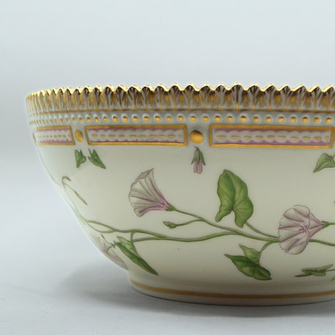 Royal Copenhagen, Flora Danica; bowl no. 3555 Royal Copenhagen, Flora Danica; bowl no. 3555