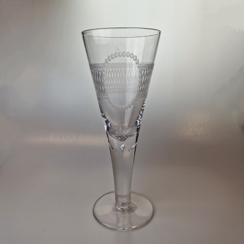 Kastrup glasværk
Pokal med cirkler i oval ring
28 cm