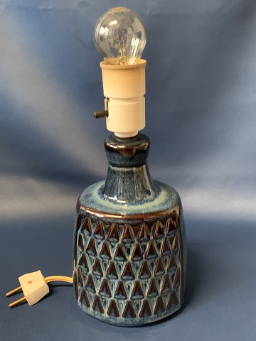 Bordlampe fra Søholm Bornholms keramik
Dek nr 1036
SOLGT