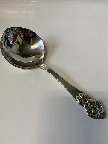 Serveringsske Æbleblomst gennembrudt Dansk sølvbestik
Længde 22,3 cm.