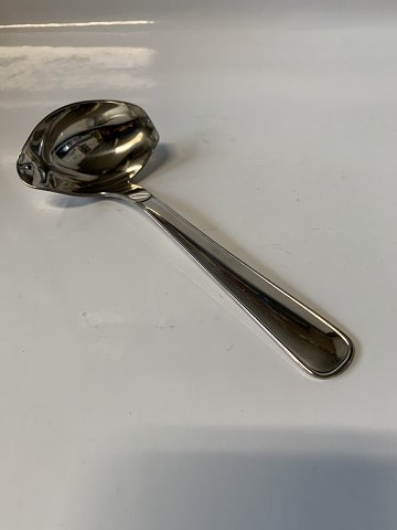 Sauce spoon Magasin dú Nord. Danish silver cutlery
Length 16.2 cm.