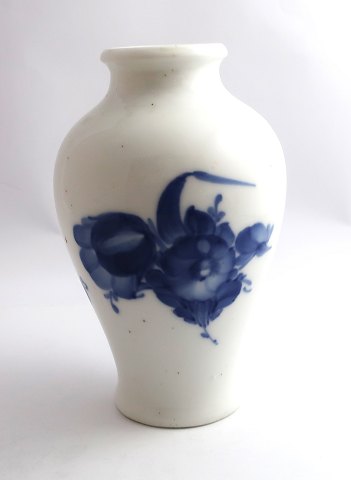 Royal Copenhagen. Blue flower. Vase. Model 8259. Height 16.5 cm. (2. quality)