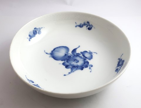 Royal Copenhagen. Blue flower. Bowl. Model 8060. Diameter 21 cm. (2. quality)