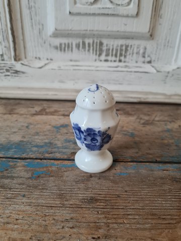 Royal Copenhagen Blue Flower pepper shaker no. 8584