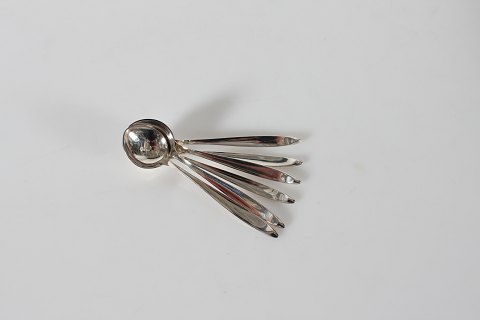 Mimosa flatware
of sterling silver
Mocha spoons
L 9.5 cm