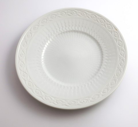 Königliches Kopenhagen. Fächer mit weißem Rand. Der Mittagsteller. Modell 11521. 
Durchmesser 19,5 cm. (1 Wahl)