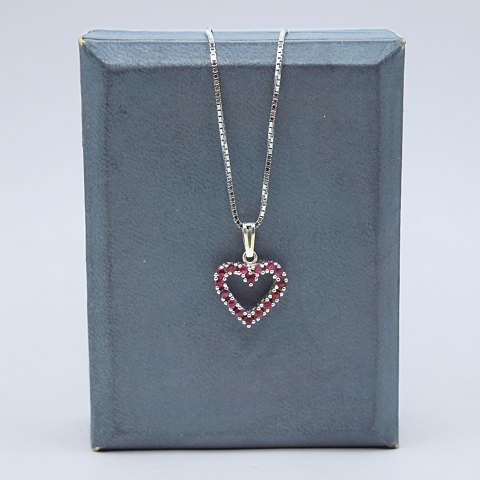 Henrik Solskov; A ruby necklace in 14k white gold Henrik Solskov; A ruby necklace in 14k white gold