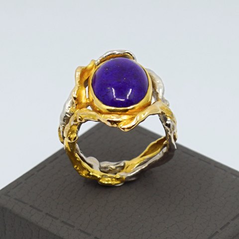 Carl Antonsen; Ring in 14k gold and white gold with lapis lazuli