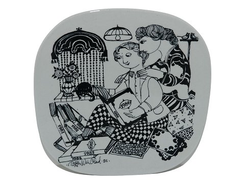 Bjorn Wiinblad art pottery
Annual plate 1986
