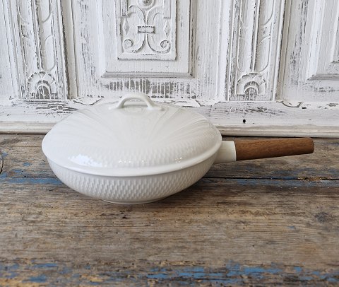 Royal Copenhagen Wheat grain dish with wooden handle no. 14213