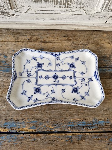 Royal Copenhagen Blue fluted half lace tray no. 716