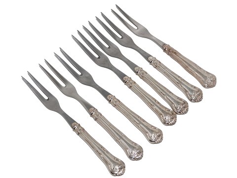 Herregaard silver from Cohr
Small serving fork 14 cm.